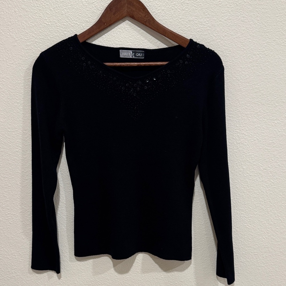 Elegant Black Long Sleeve Top with Sequin Detail - Picture 1 of 2